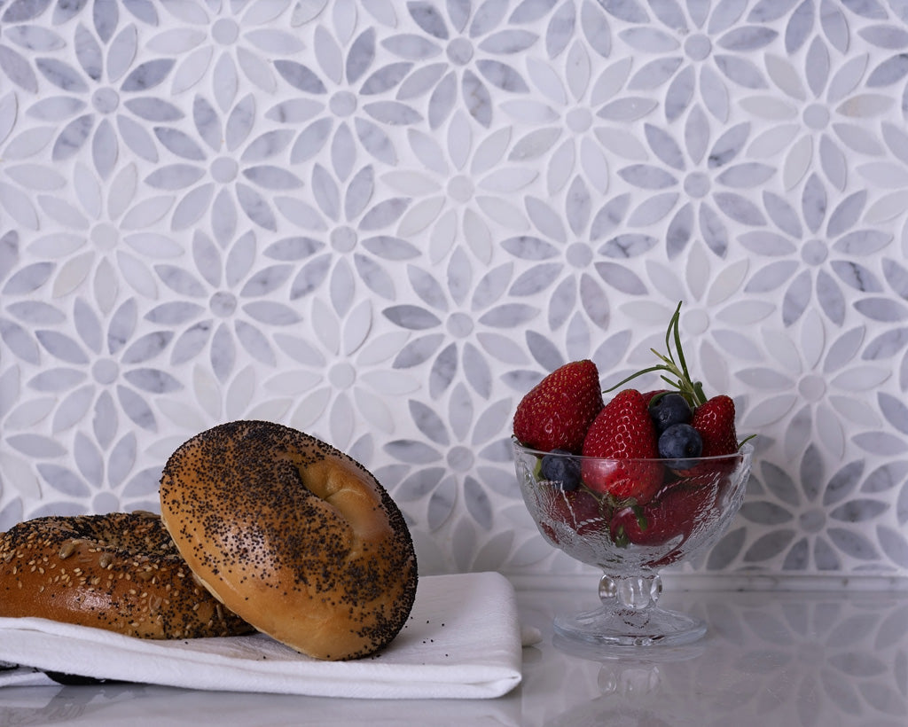 Carrara Grey Eastern White 11x12 Polished Multi-shaped Marble Mosaic Tile (5 pack, 4.46 sq ft/case)