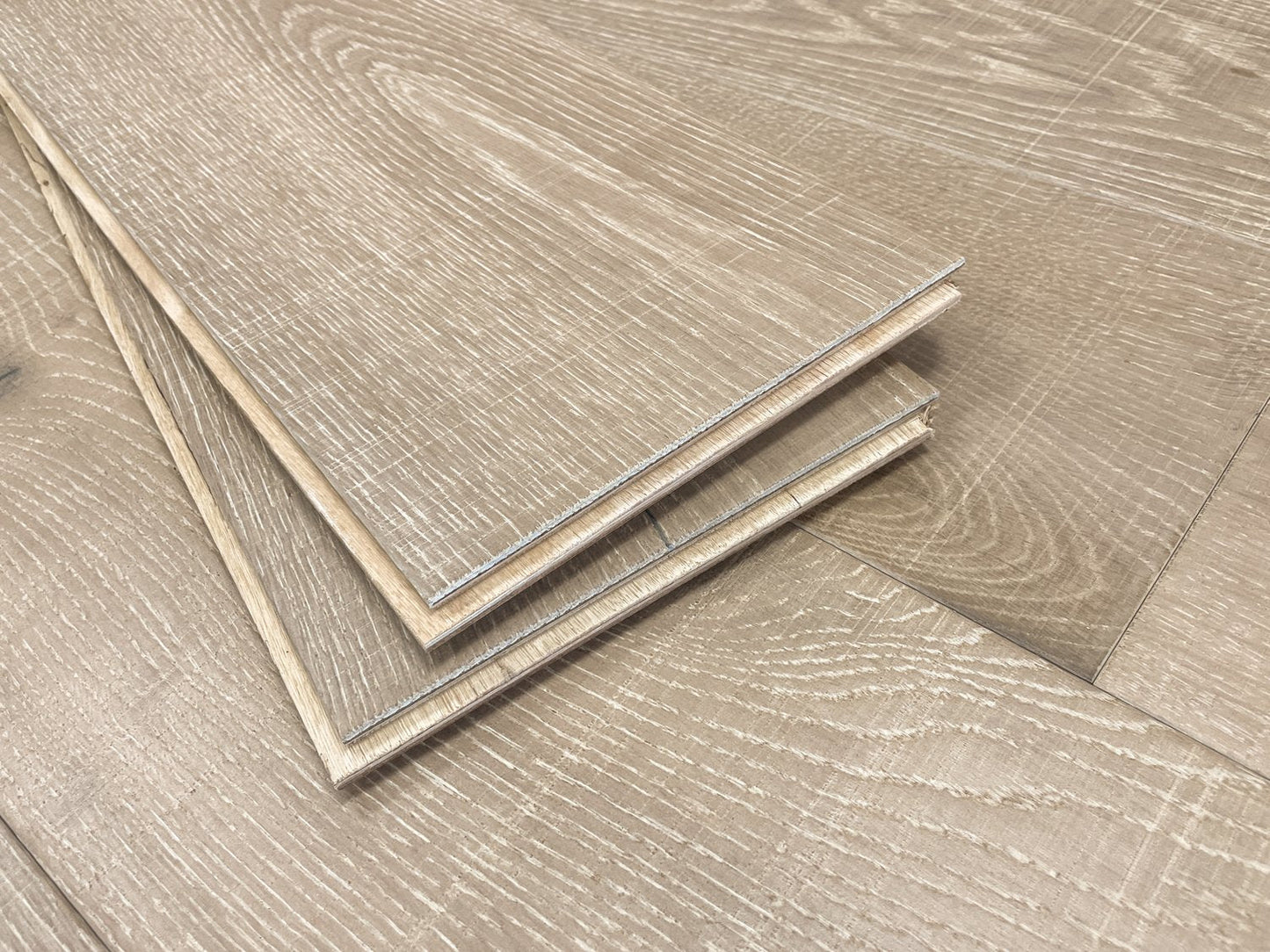 Copacobana Wirebrushed Engineered Hardwood 7.5x0.63 inch Kuta TRPEH-CEOK product edge view