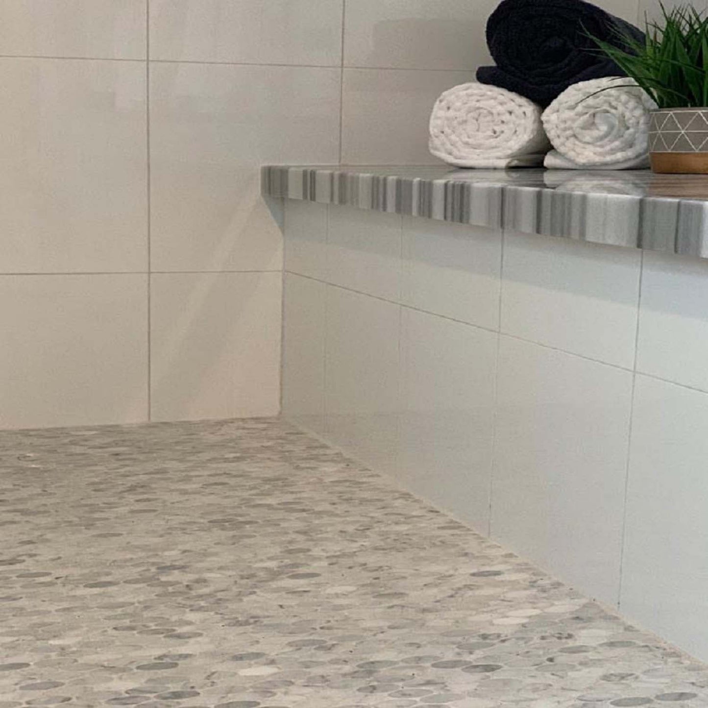White 11x12 Polished Oval Bianco Carrara Marble Mosaic Tile (5 pack, 4.51 sq ft/case)