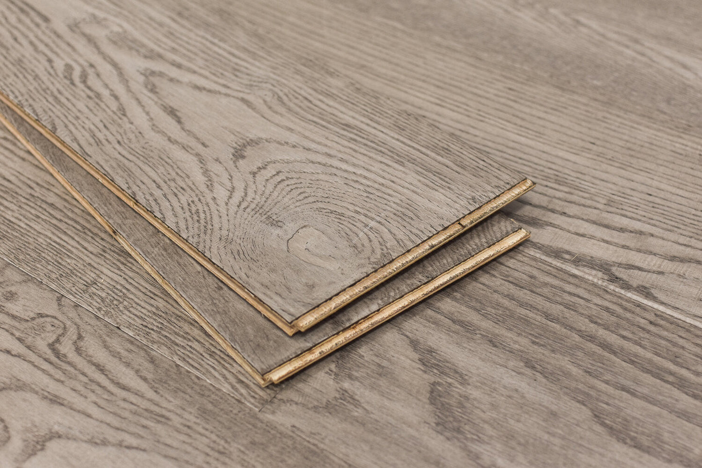 Elysian Wirebrushed Engineered Hardwood 7.5x0.5 inch Ethereal Gray TRPEH-EEOEG product edge