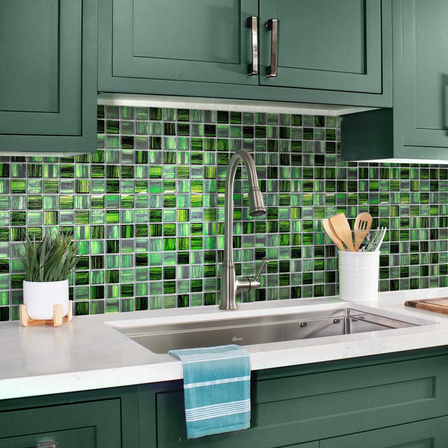 Emerald Green 11x11 Glossy Matte Square Glass Mosaic Tile (5 pack, 4.43 sq ft/case)