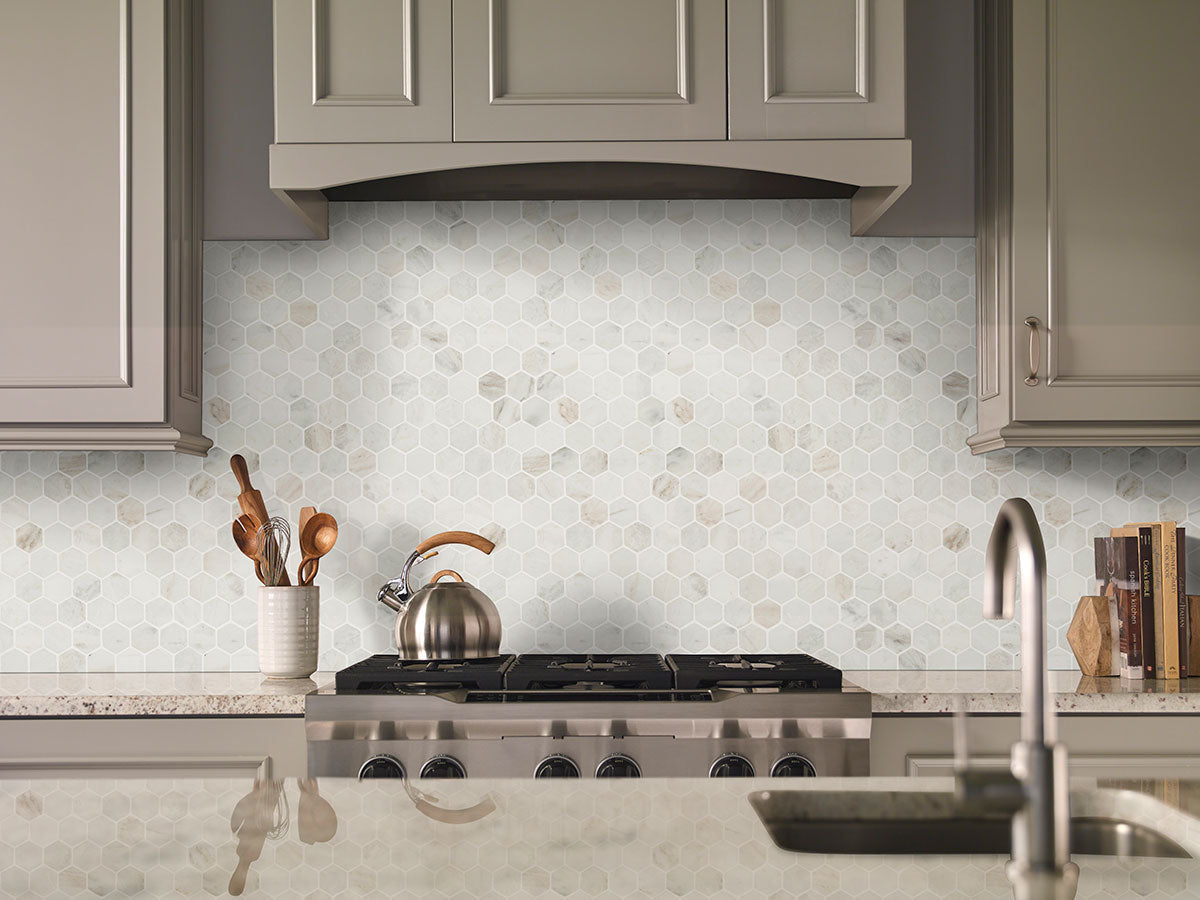 MSI-Arabescato-venato-white-11.73x12-marble-2-hexagon-honed-mosaic-tile-SMOT-ARAVEN-2HEXH-roomscene-2