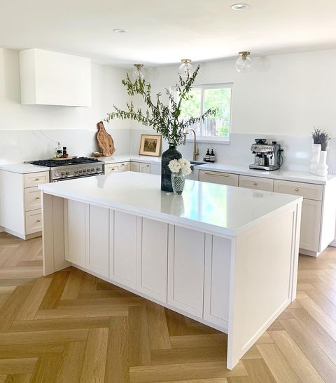 MSI Calacatta Alto™ Premium Quartz Prefabricated Countertop - Island