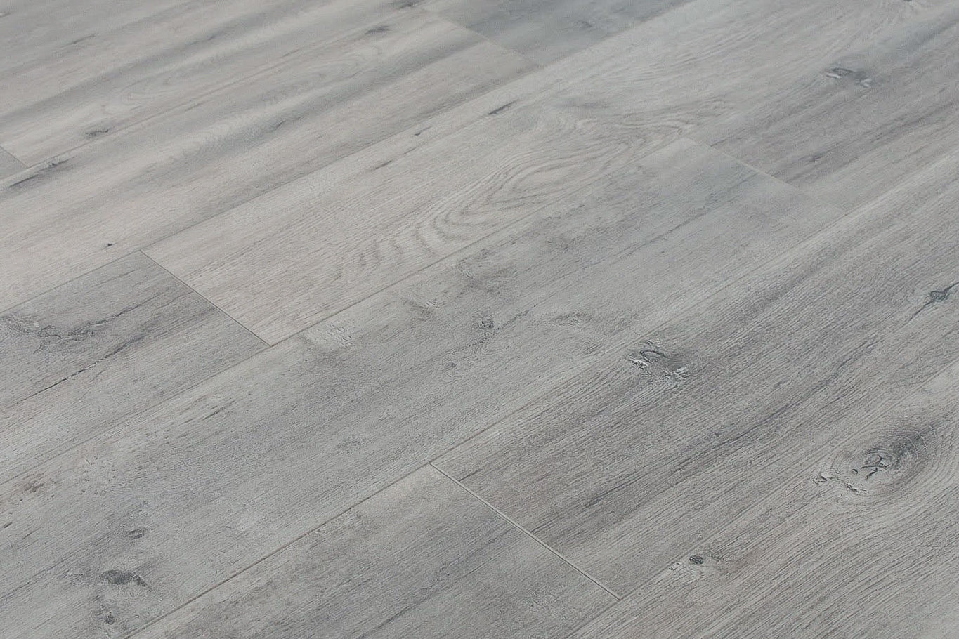 Papillon Smooth 6.7"x48" Laminate Flooring 12mm - Maxi Gray