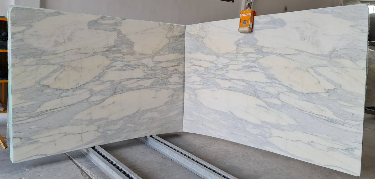 Calacatta Olivia Bookmatching Polished Marble Slab