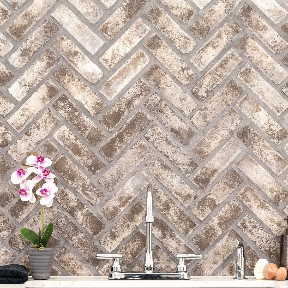MSI Doverton Gray Reclaimed Clay Brick - Herringbone