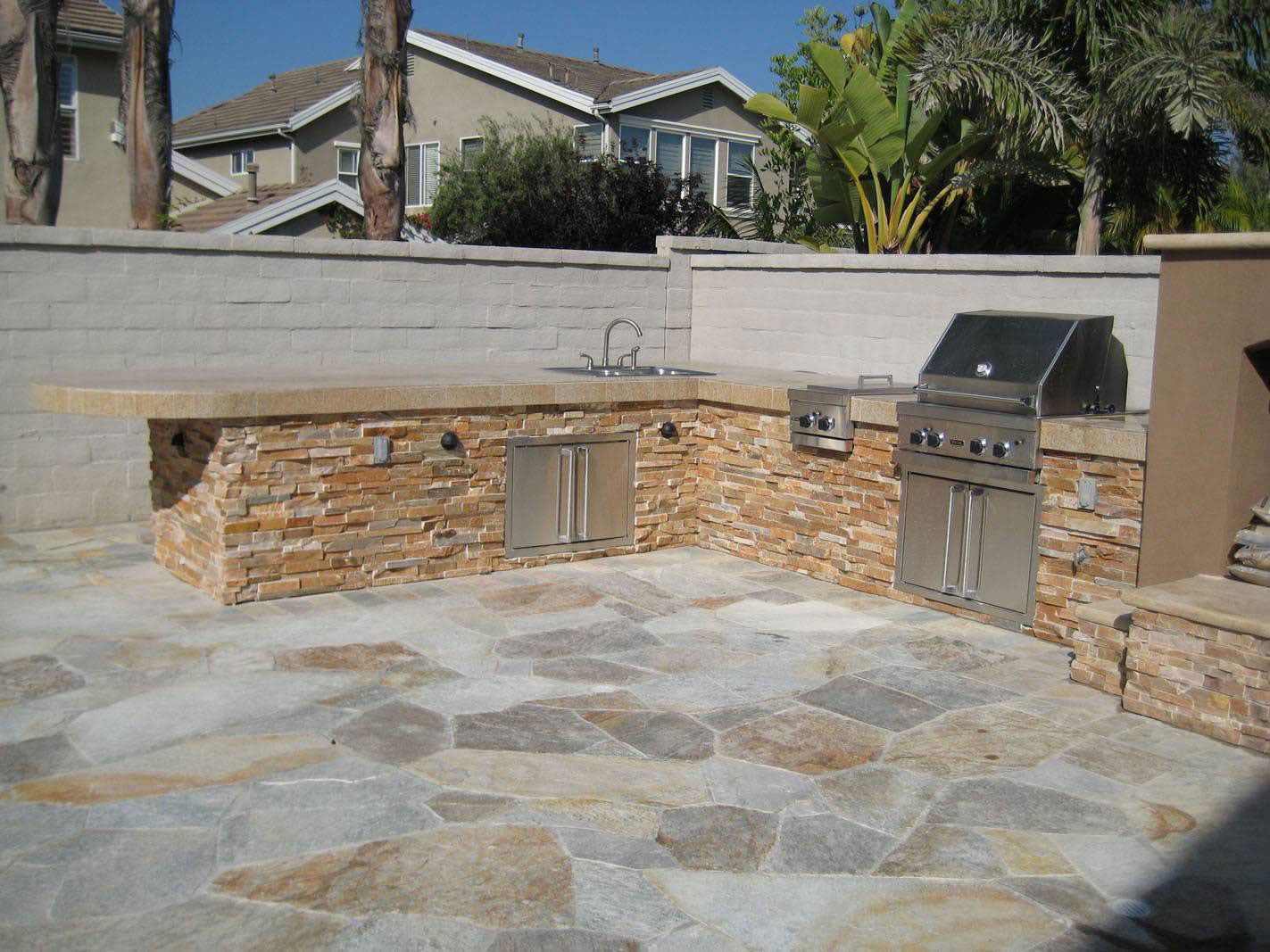 MSI Golden White®Flagstone