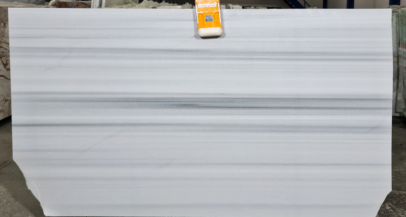 Homogeneous White Bookmatching Polished Marble Slab